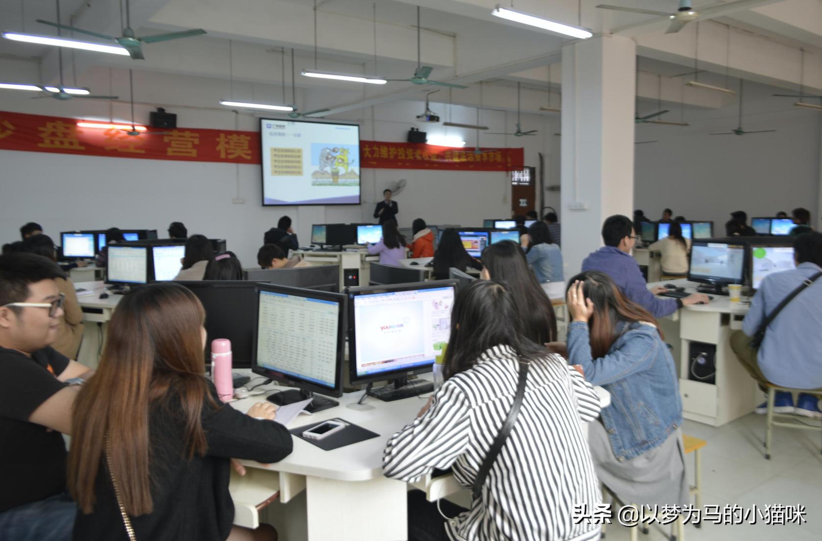 大学生最吃香的十大专业,大学最受欢迎的项目