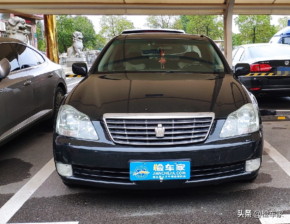 开了5年的14代丰田皇冠价格,15年车龄的丰田皇冠值得购买吗