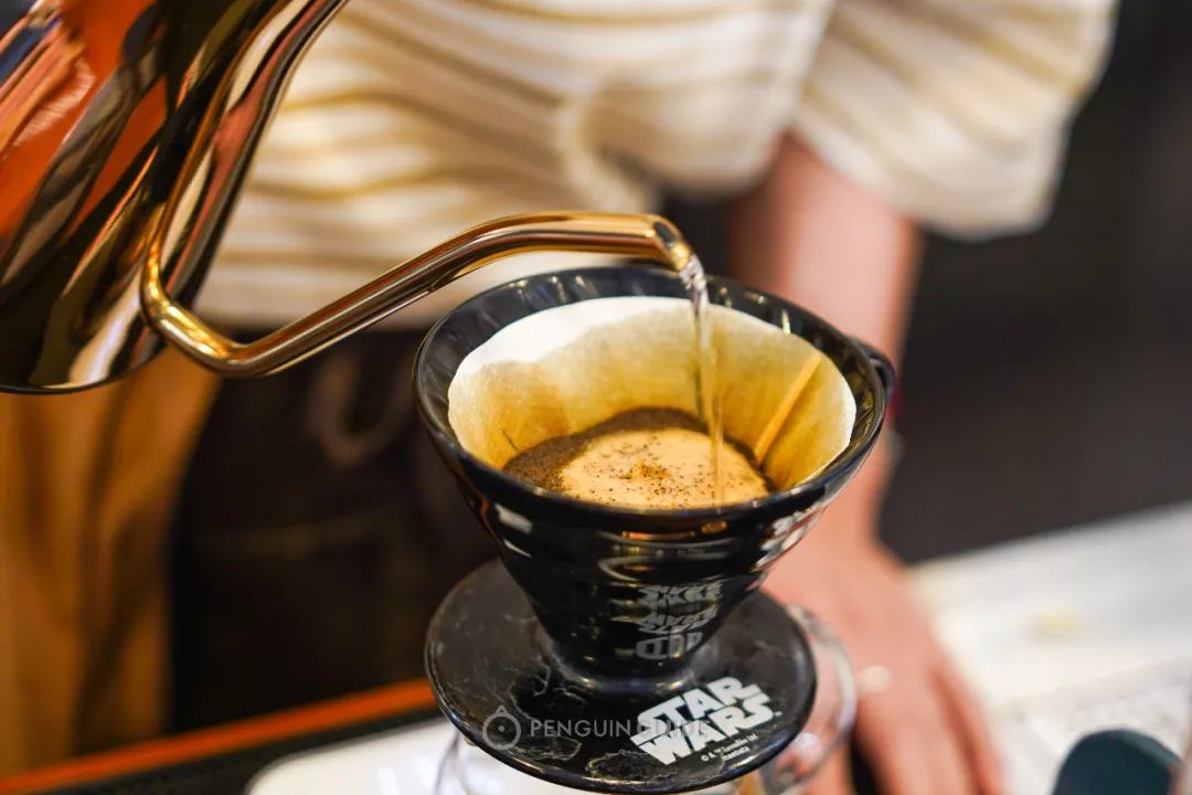 去长沙不为别的就想听茶颜悦色,去长沙点哪个茶颜悦色