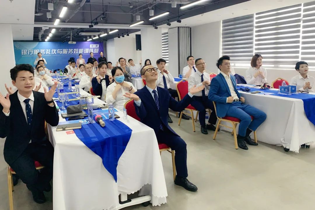 银行工作有绩效吗,银行要持续提升专业化服务水平