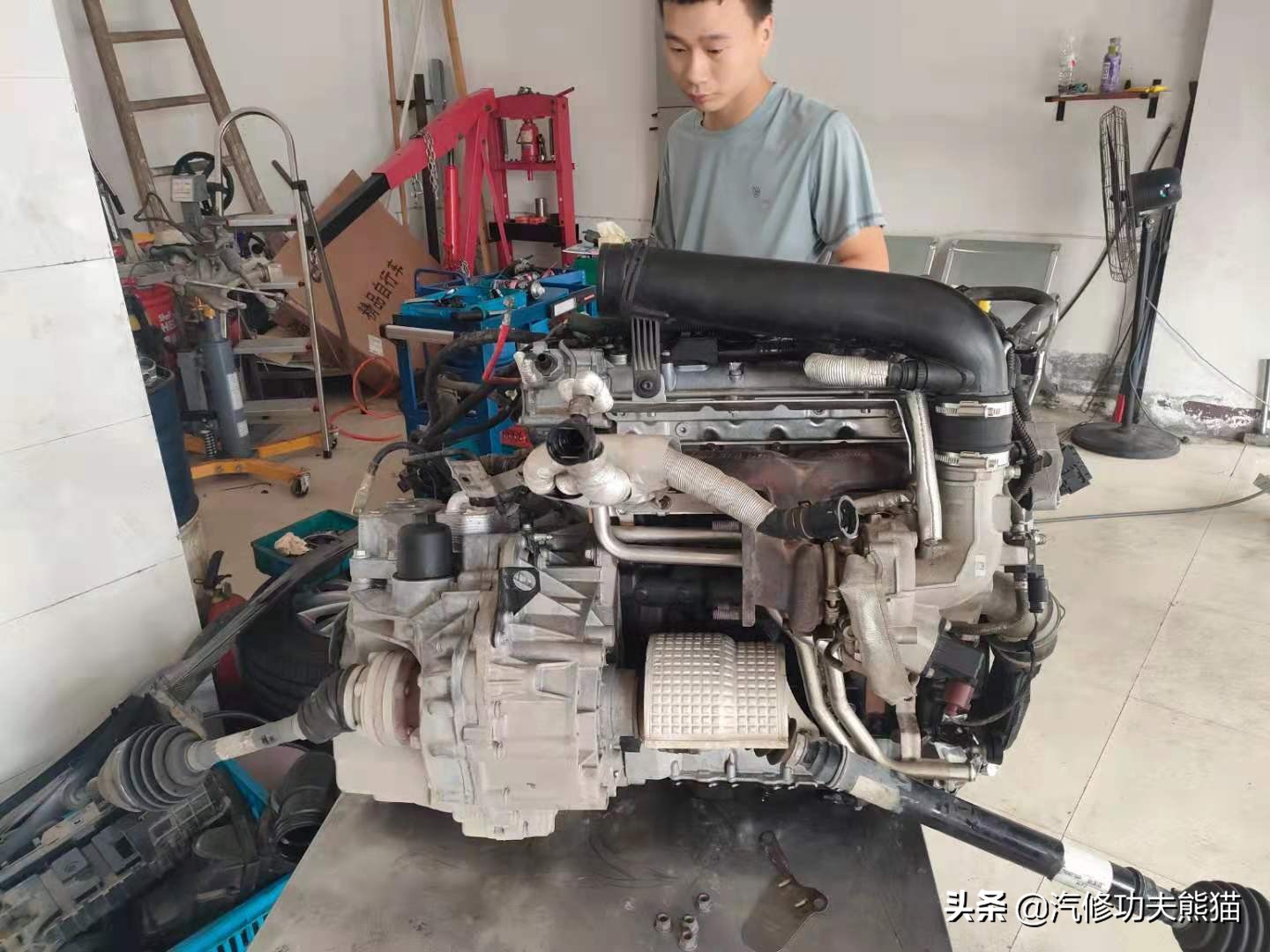 2012款夏朗2.0t烧机油怎么处理,大众夏朗2016款为什么会烧机油