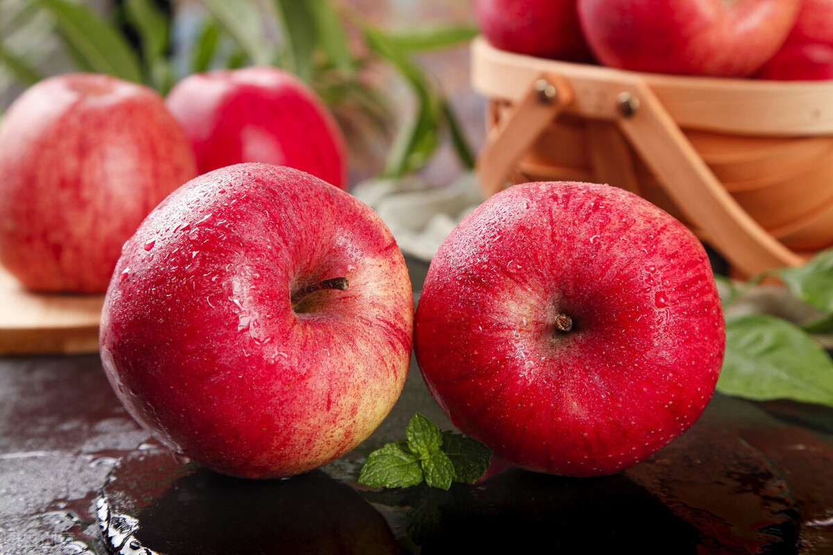 探望病人一般带几样东西比较好,探视产妇买什么礼物好