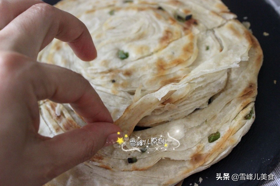 葱油千层饼最简单做法,怎样做葱油千层饼又软又好吃