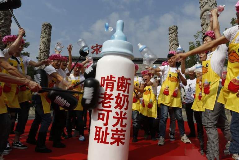 有一种新型啃老正在流行,有种新型啃老正在蔓延