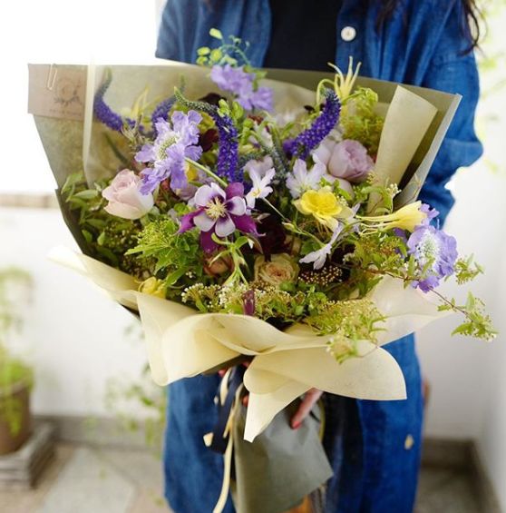 疫情期间依旧赚钱的花店的秘密：除了卖花，还有....