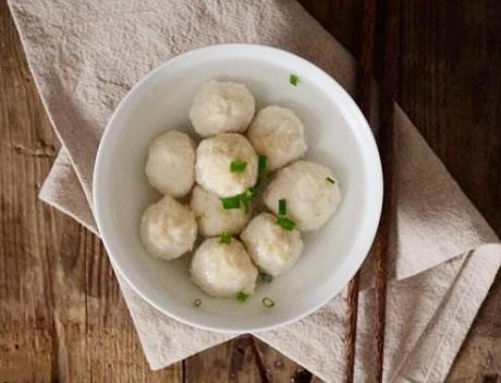 30年大厨分享鱼丸的做法，掌握3个要点，丸子软嫩弹牙有嚼劲