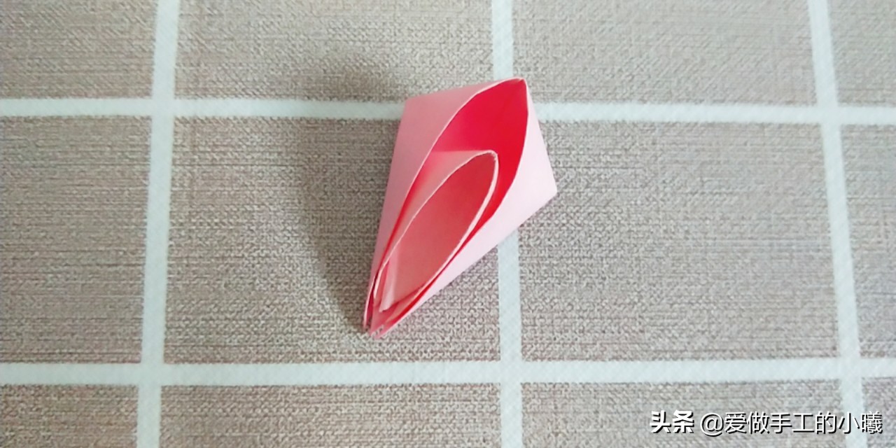 手工折纸牡丹花朵制作方法图解,单页花朵折纸布置店面教程图解