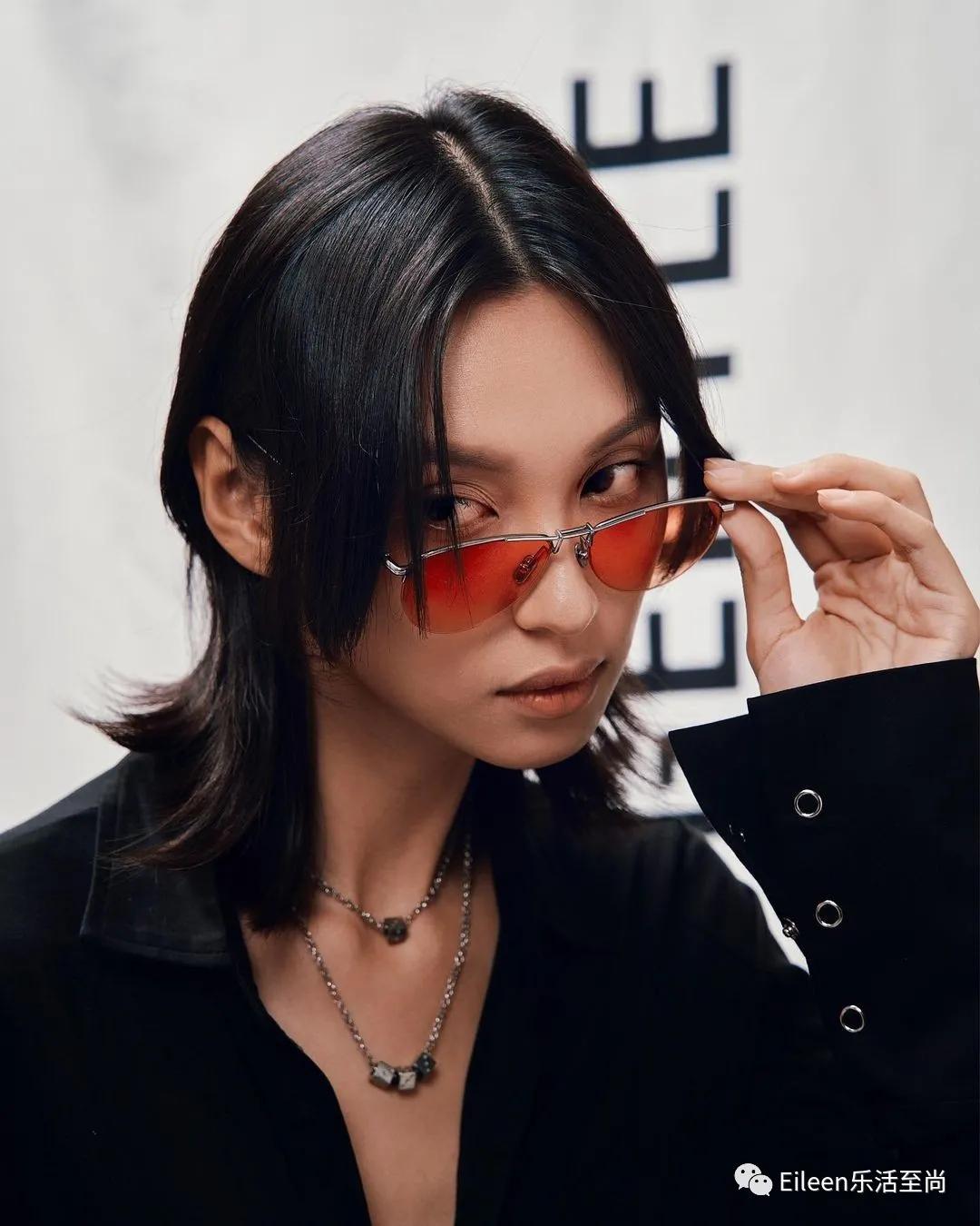 强捧成天后？未婚带女的她究竟如何成为大女主？