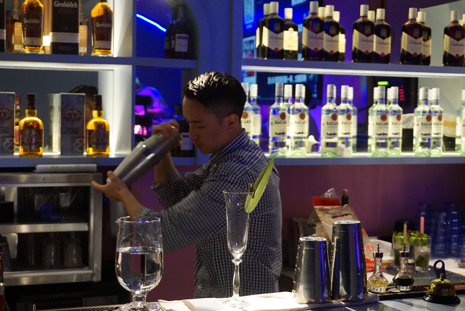 粉色羽毛、星空灯、透明泡泡，没错，一起来好久不见约听歌啊