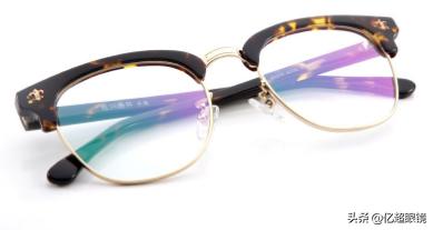 近视镜片很多划痕,近视眼镜片划痕怎么修