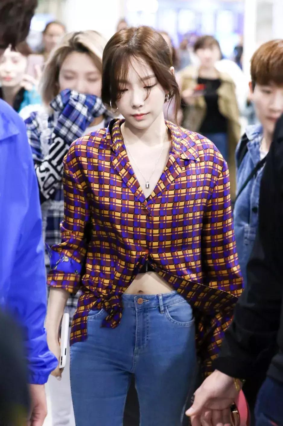 刘雯格纹,刘雯穿格纹衫好看吗