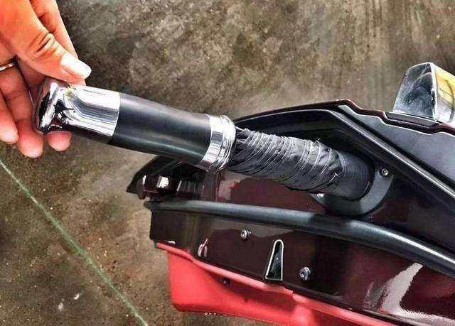 劳斯莱斯雨伞单买多少钱,劳斯莱斯雨伞能卖多少人民币