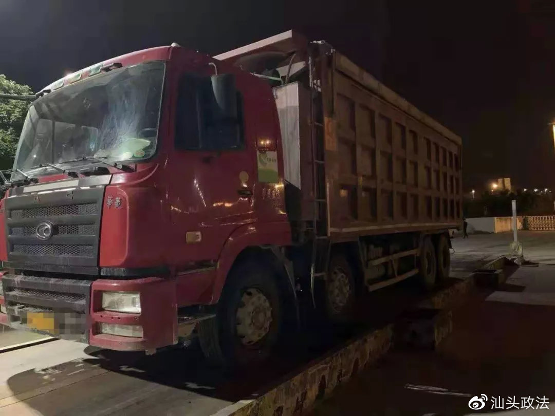 汕头礐石大桥货车侧翻,汕头礐石大桥货车翻车事故