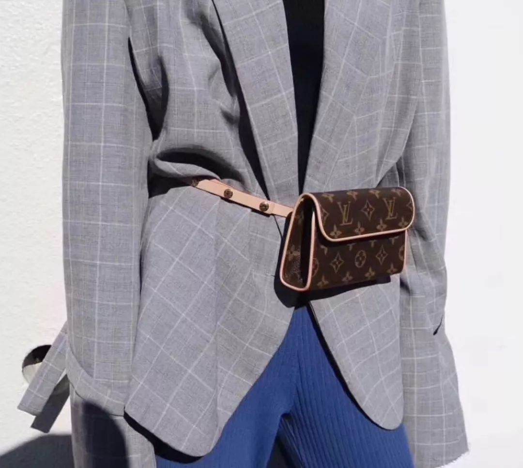 苏明玉开奔驰住楼王房，选包真有点……