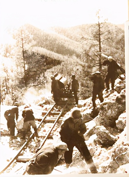 老物件成精故事,一个老物件的故事