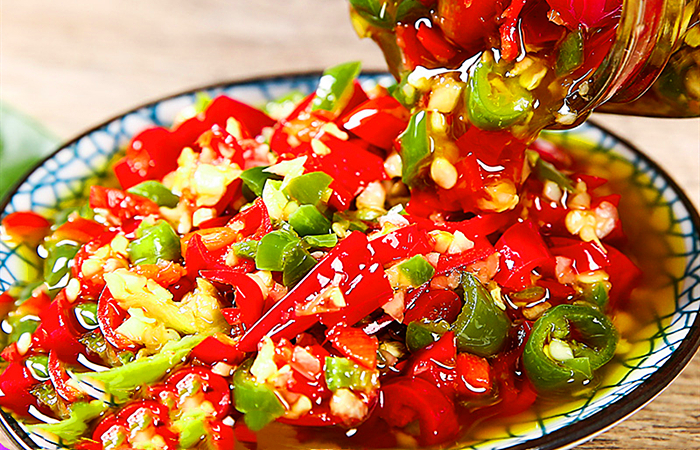 切洋葱切到流泪怎么办,切洋葱已经把眼睛辣了怎么办