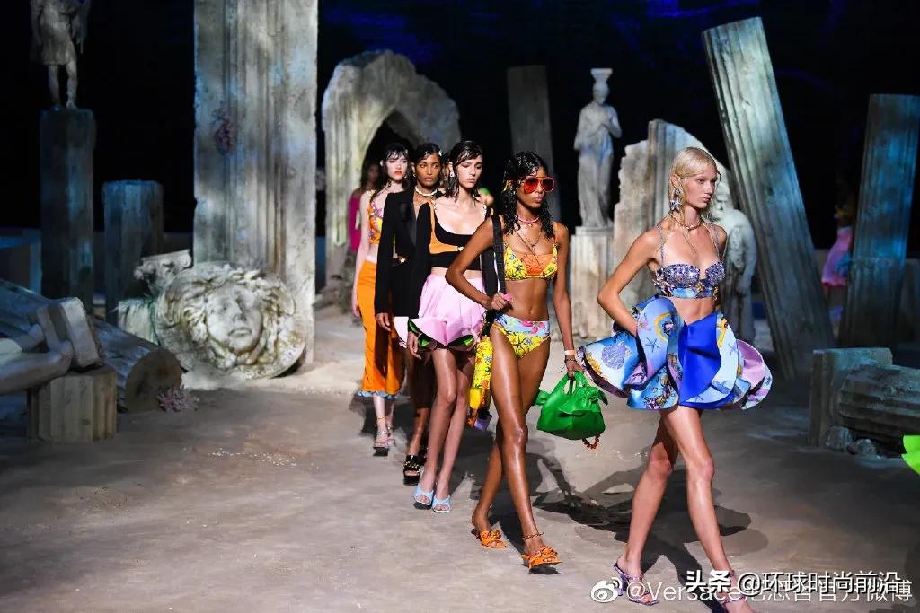 versace ss22鏄ュ (versace ss 2016)