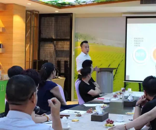 鑱氭ⅵ鍓嶈鑺傜洰,鑱氭ⅵ鍓嶈