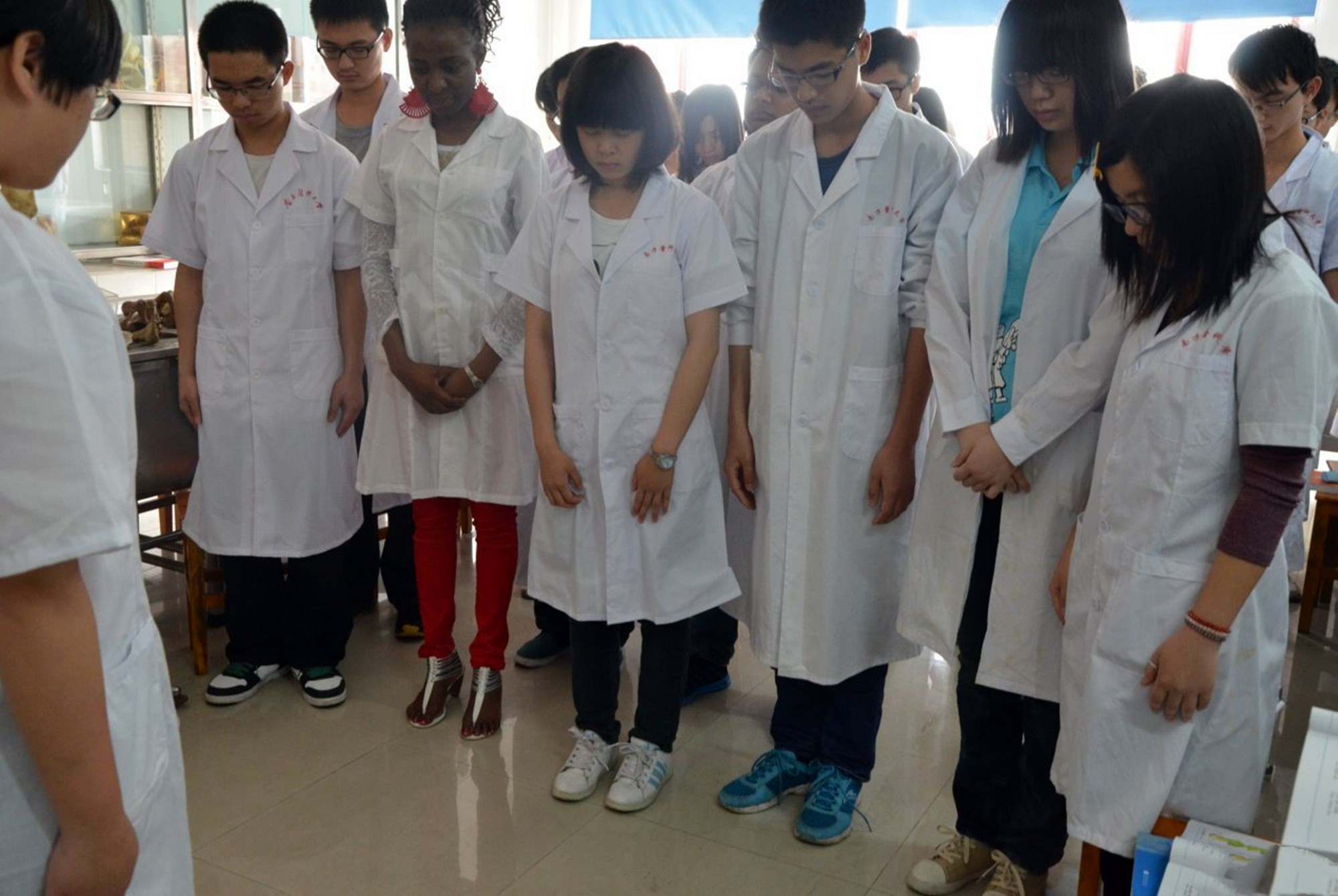 适合中等生“捡漏”的3所医科大学，就业前景明朗，500分就能报考