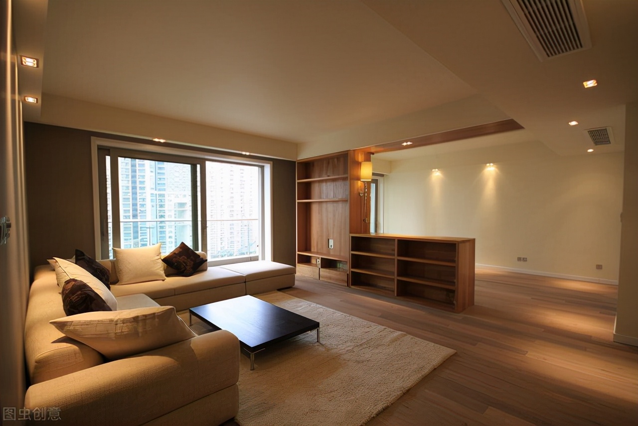 家庭中央空调坏了要把顶子砸了吗,家用中央空调容易发霉吗