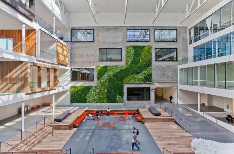 别人的办公室总是不会让我失望!这里工作太爽了