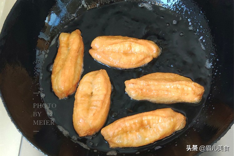 家庭自制油条蓬松酥脆做法简单,自制蓬松酥脆好油条手把手教给你