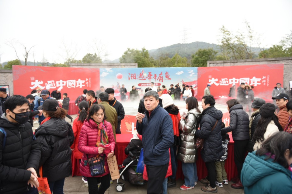 喂你吃颗鱼丸——湘湖冬日里最质朴的感动（尼康28-300）