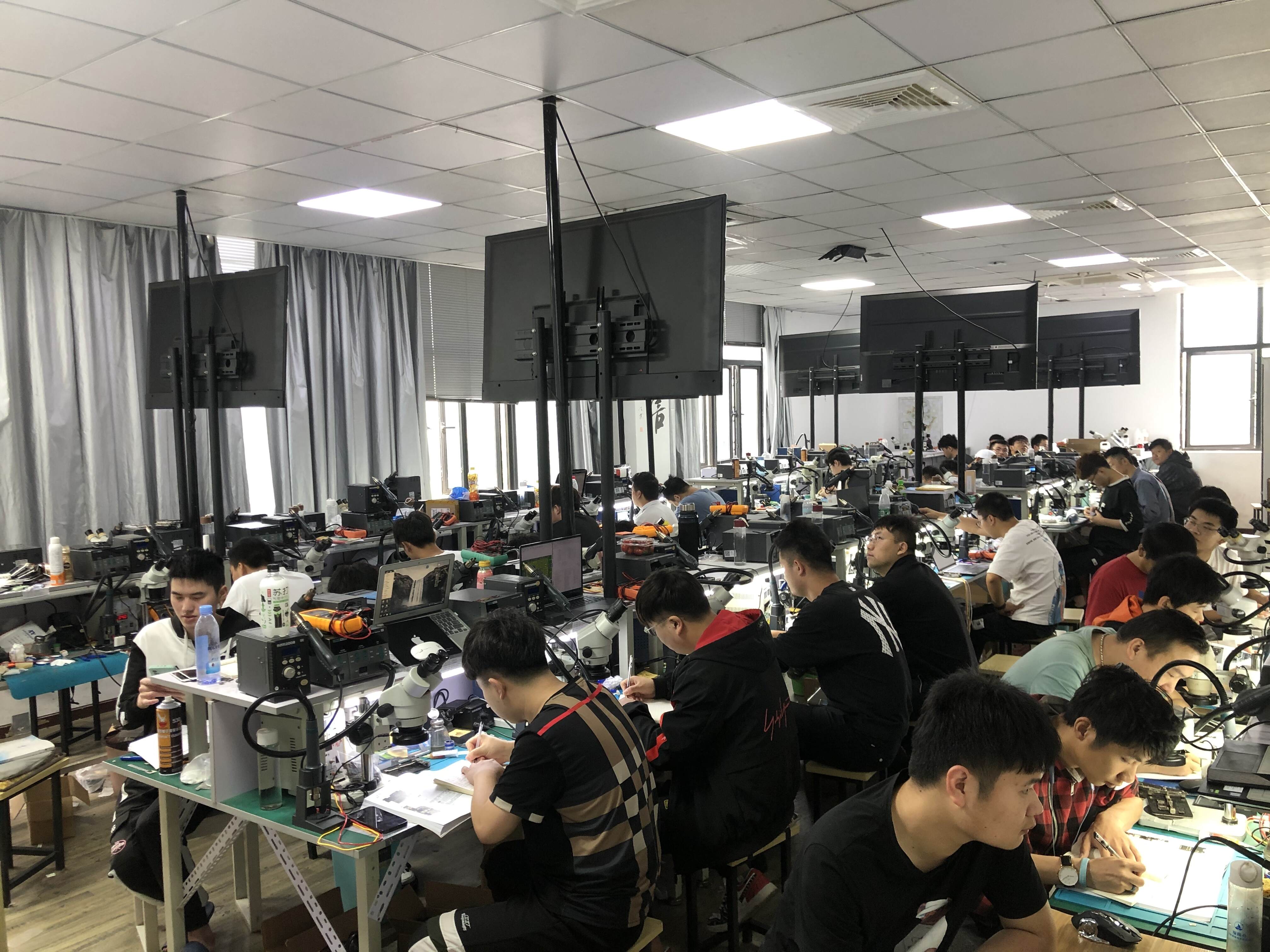 零基础学维修手机自学1-50课,40到50岁学手机维修有前途吗