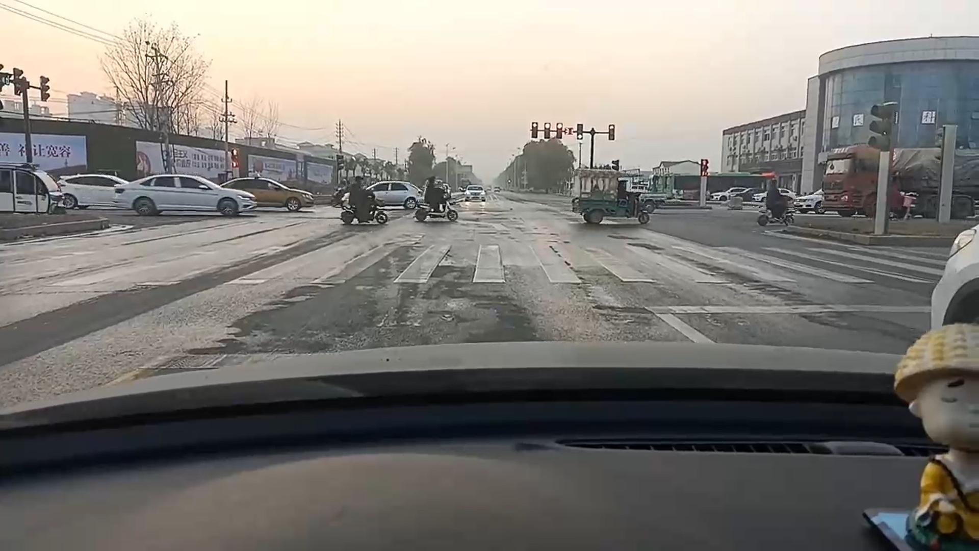 新手上路跑长途国道怎么避免违章,新手司机上路了解违章的必备知识