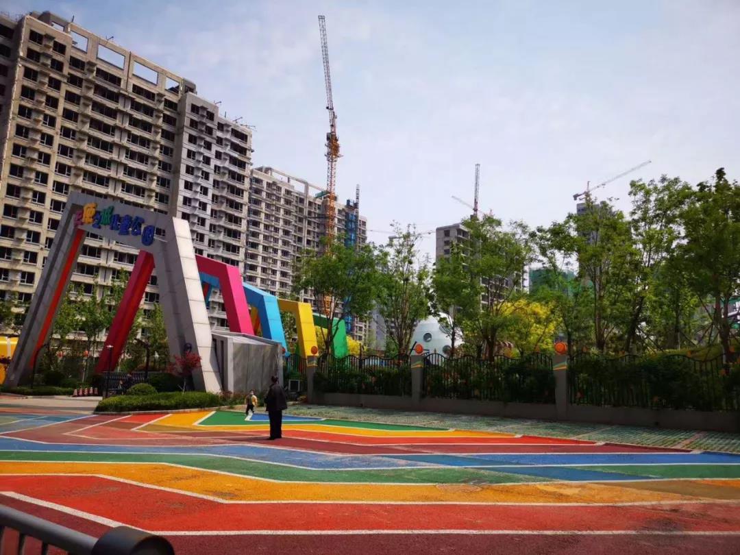 10999元起！学校+双公园+地铁！济南东站成熟大盘再扔价格*弹炸**！