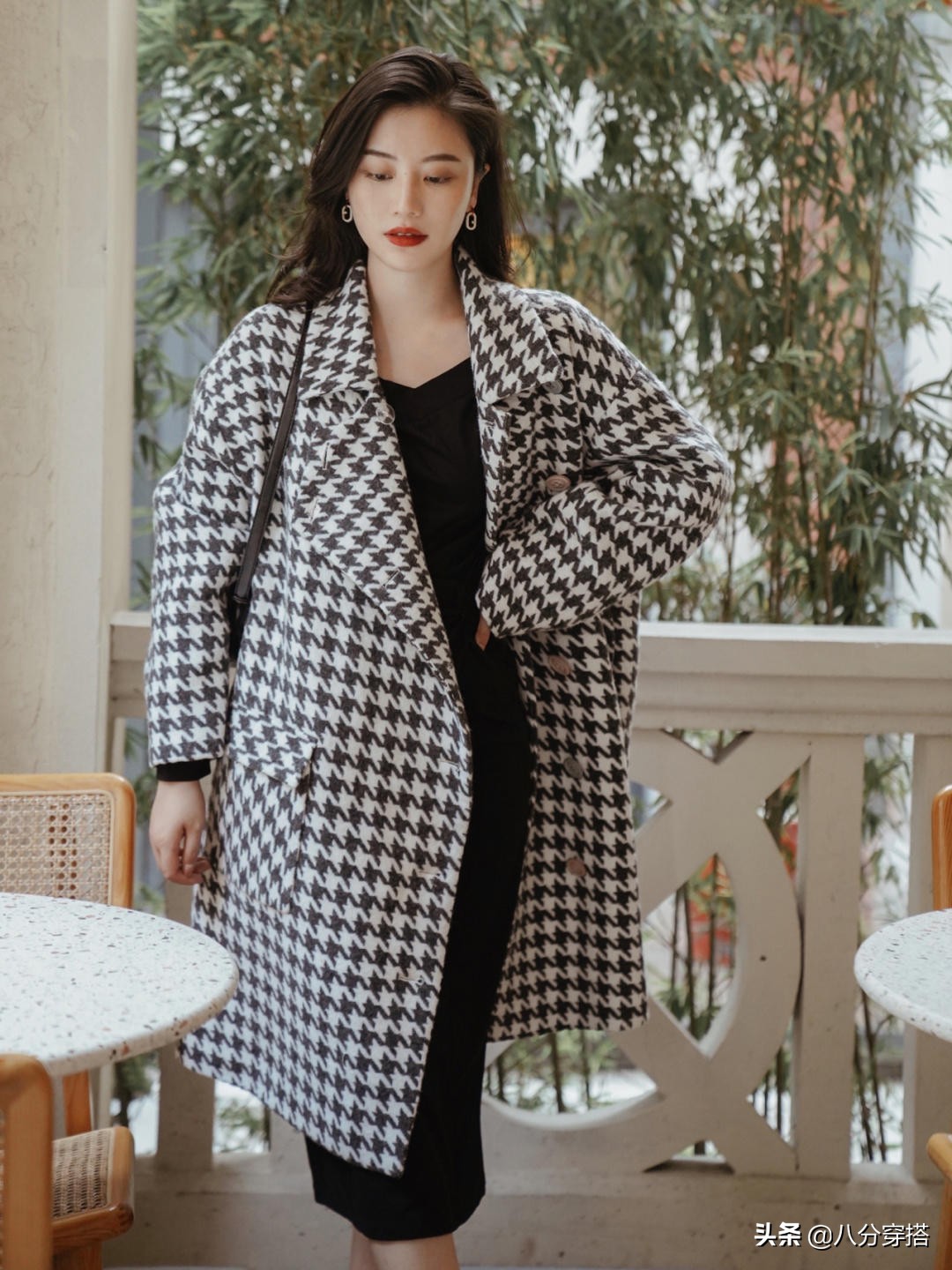 今年“千鸟格大衣”火了，建议选这几种，照穿不出错，保暖洋气