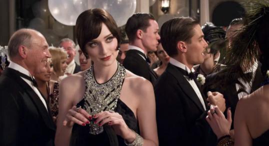 大长腿穿行在时间钳形运动里：高妹伊丽莎白·德比茨基