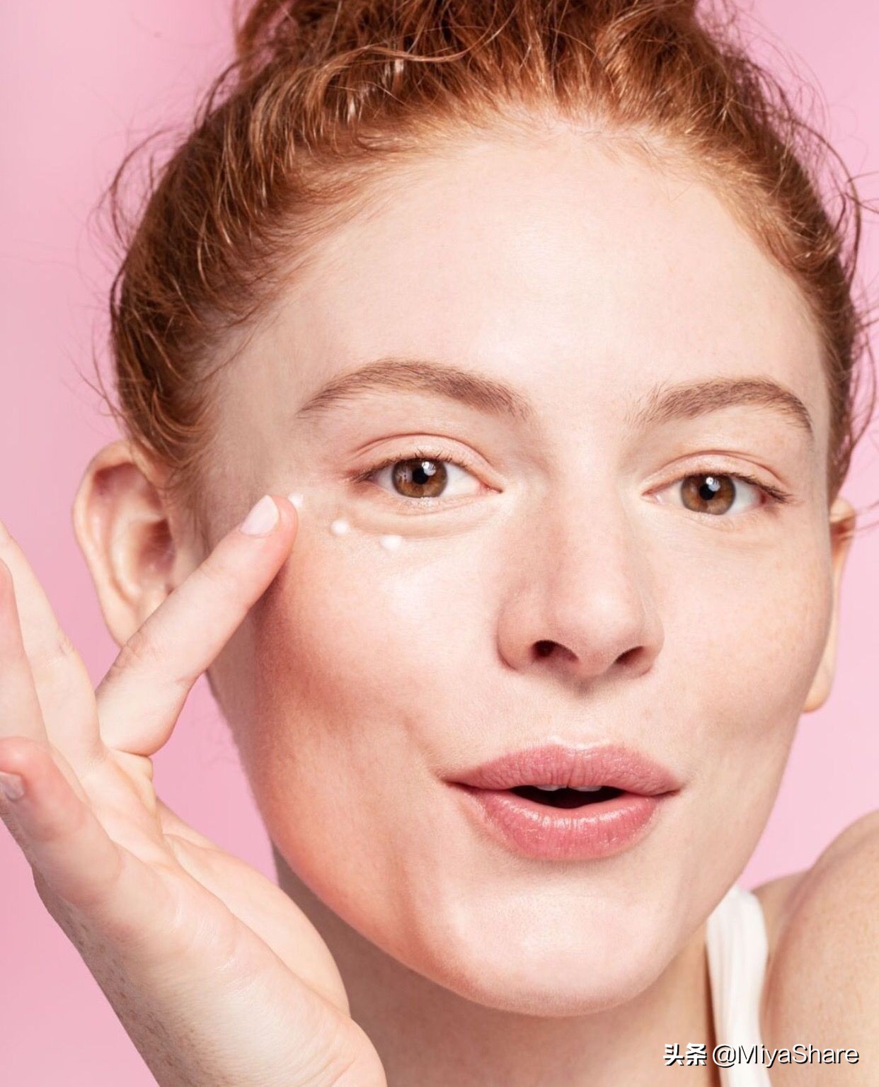 眼霜小黑瓶和小棕瓶哪个好,小棕瓶和怡丽丝尔眼霜