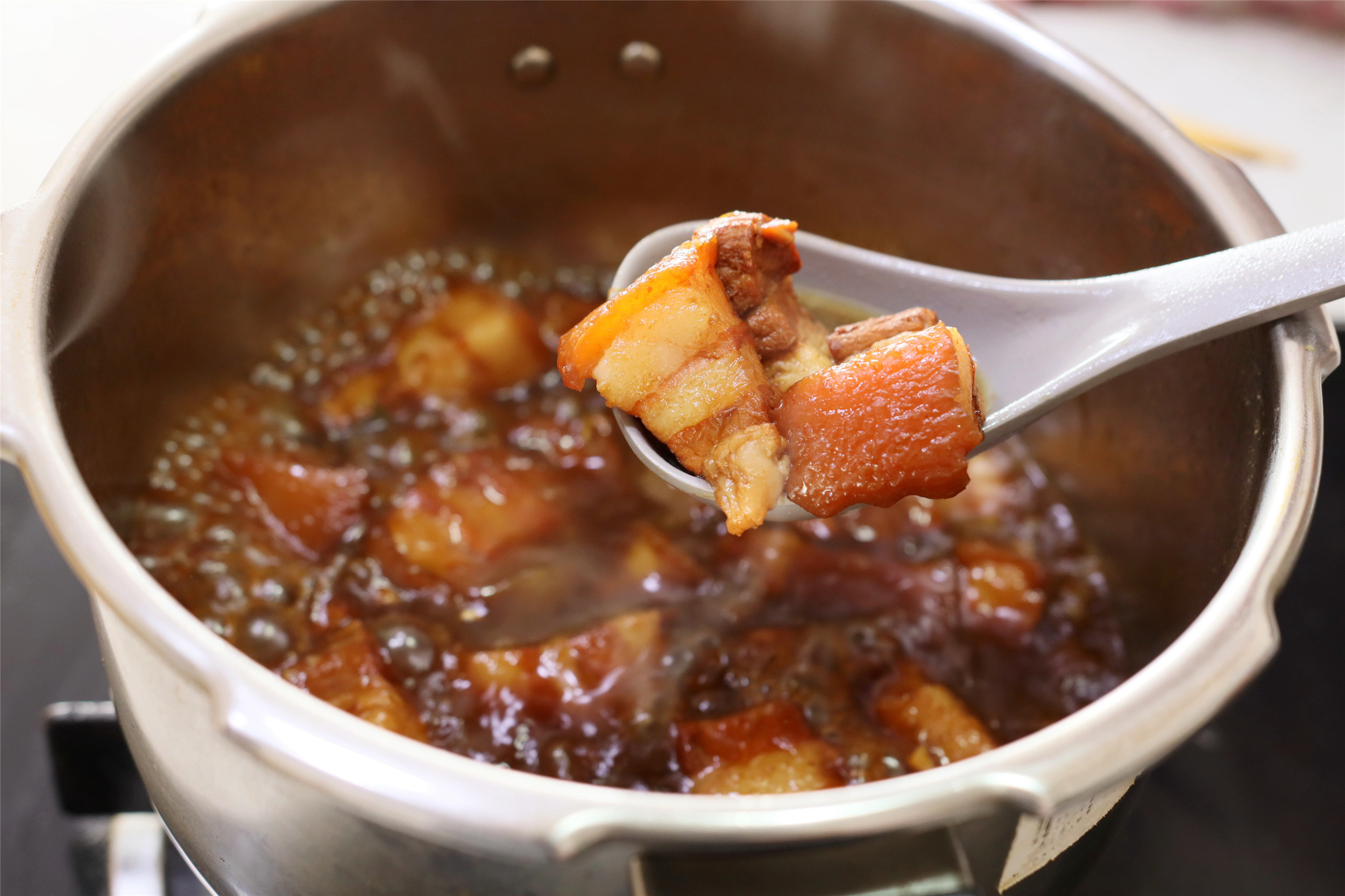 肥而不腻入口即化的红烧肉,做红烧肉记住3个关键步骤