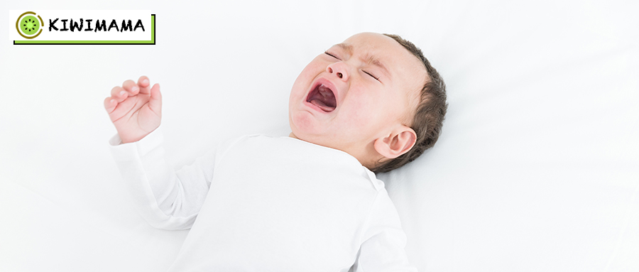 婴儿频繁吐奶的原因和处理方法,宝宝频繁吐奶怎么办最有效