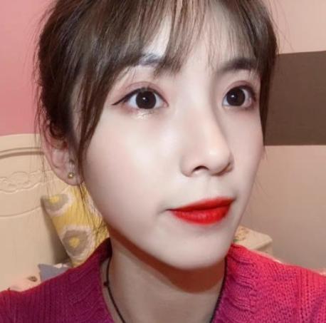 男明星天生“自带妆容”，白敬亭自带眼线，周震南全脸都让人羡慕