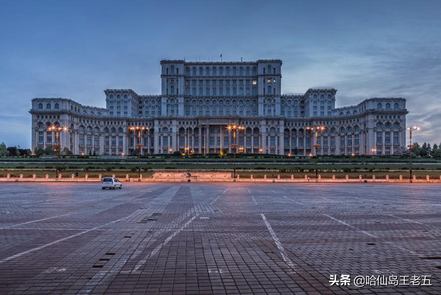 世界第一县耗资200亿政府办公大楼,世界第一豪华大楼