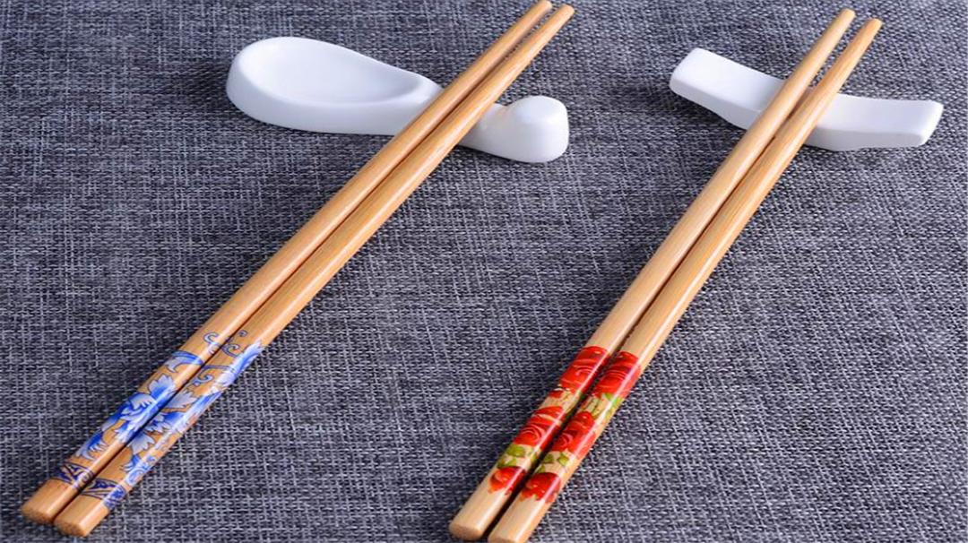 用筷子难以夹起的5种食物，鹌鹑蛋上榜，能轻松夹起一种算你赢