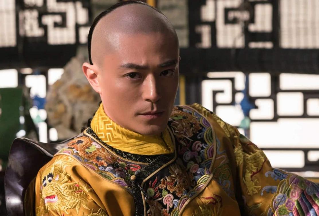 偌大的一个皇宫，却没有一个厕所，皇上如何解决问题？