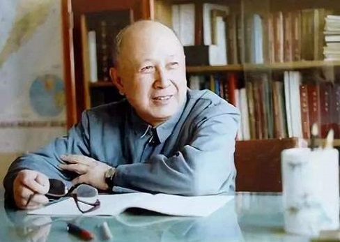 钱学森葬礼三军仪仗队抬棺,钱学森逝世仪仗队抬棺