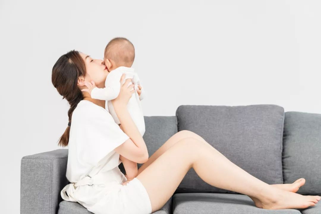 经常乳腺炎该给孩子断奶吗,得了乳腺炎还要喂宝宝吗