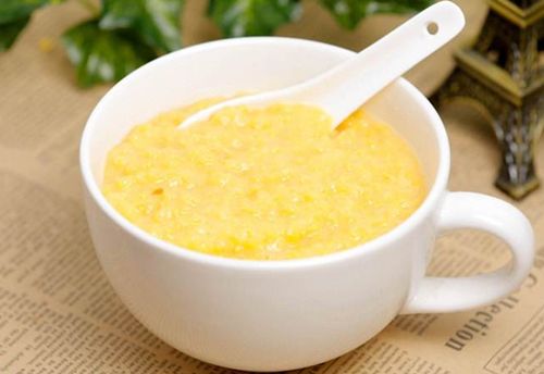 猫眼睛红肿流眼泪是怎么回事,猫眼睛红肿流眼泪发炎打喷嚏