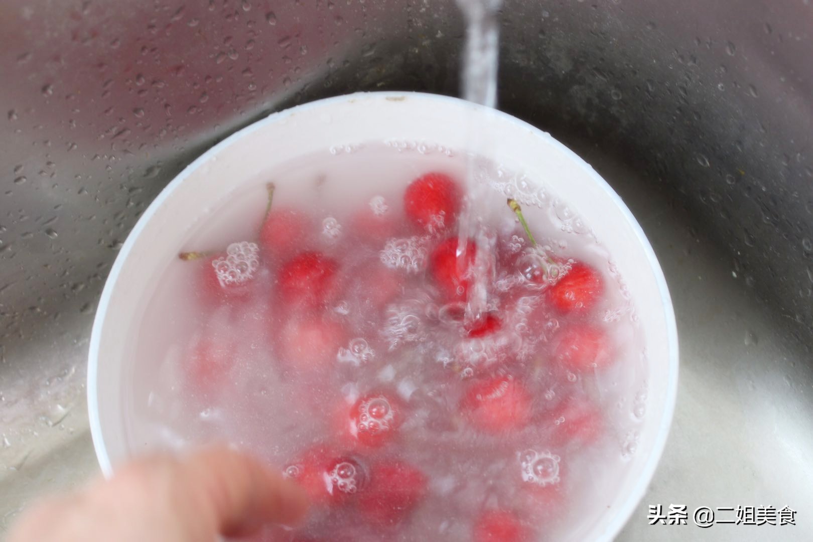 樱桃虫子怎么洗出来,樱桃里的虫子百分之多少能清理掉