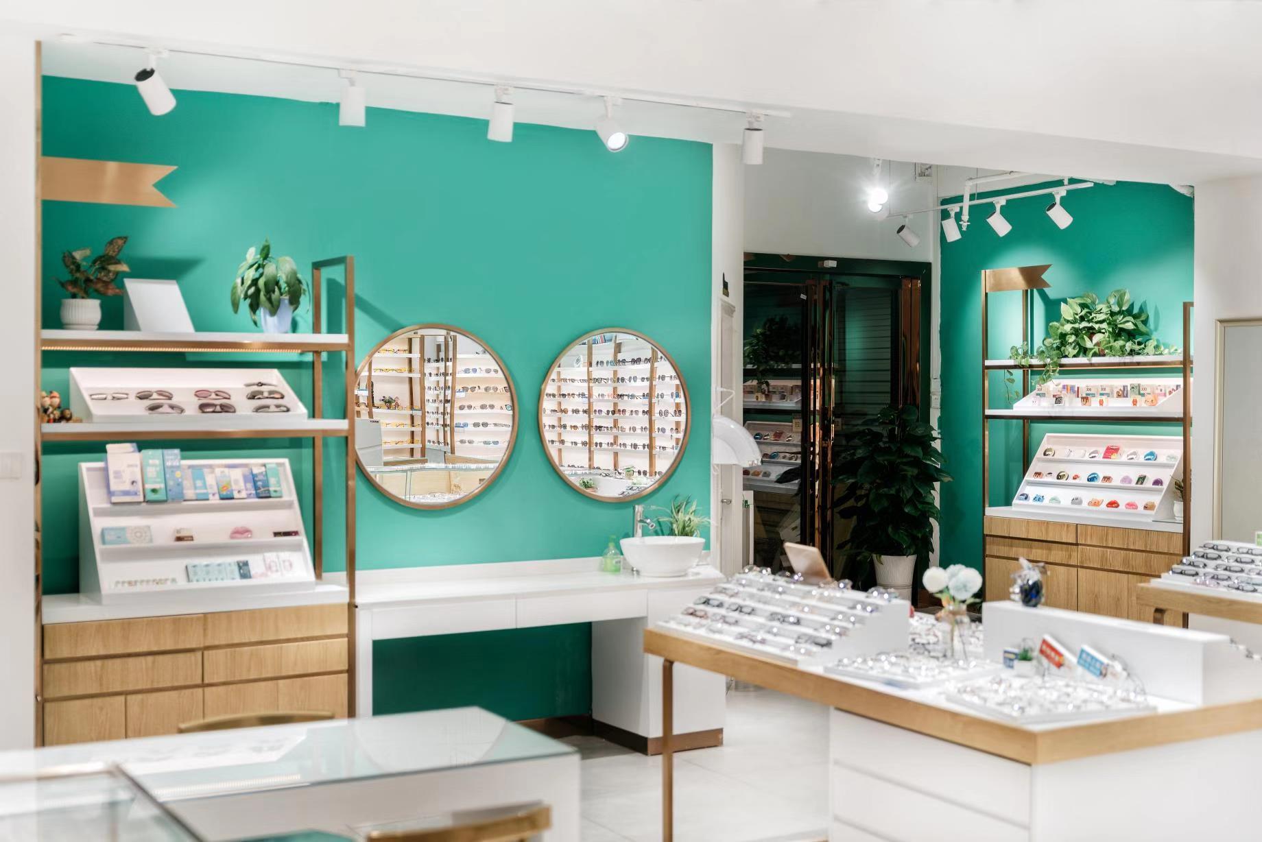 开眼镜店的成本和利润,开眼镜店投资28万一年亏了