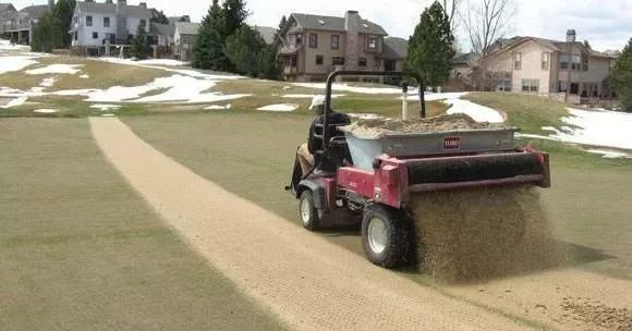 草坪一年四季如何养护,草坪休眠期管理方案