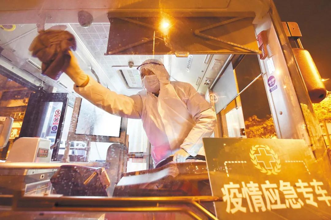 致敬我们的英雄,致敬我们的英雄前辈