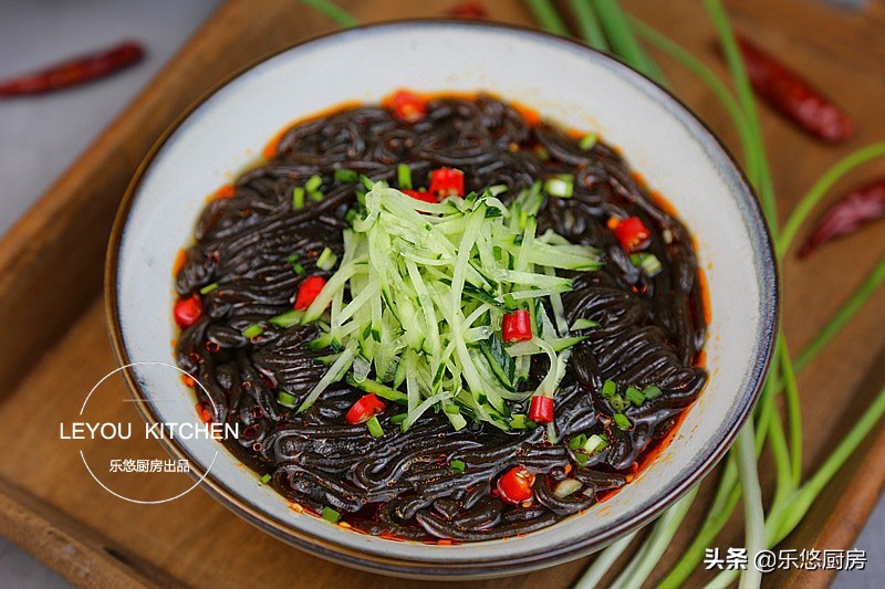 过年大鱼大肉吃腻了试试这道凉菜,过年待客菜谱10个凉菜
