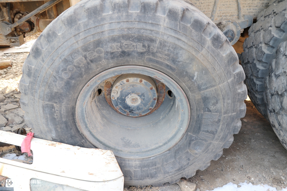 当年国家建设的主力军，排量达惊人的18升，实拍奔驰NG4850大件车