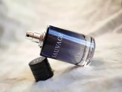 朱一龙推荐香水视频,朱一龙香水男人用还是女人用