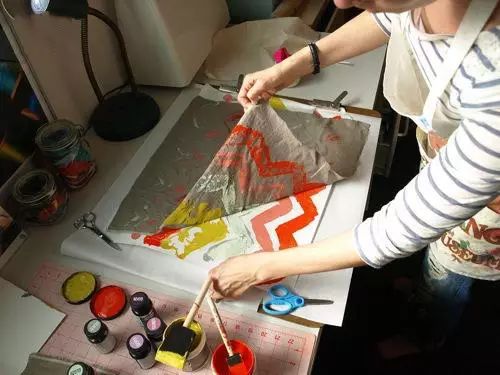 用家中材料如何做丙烯颜料,简单一点的丙烯颜料